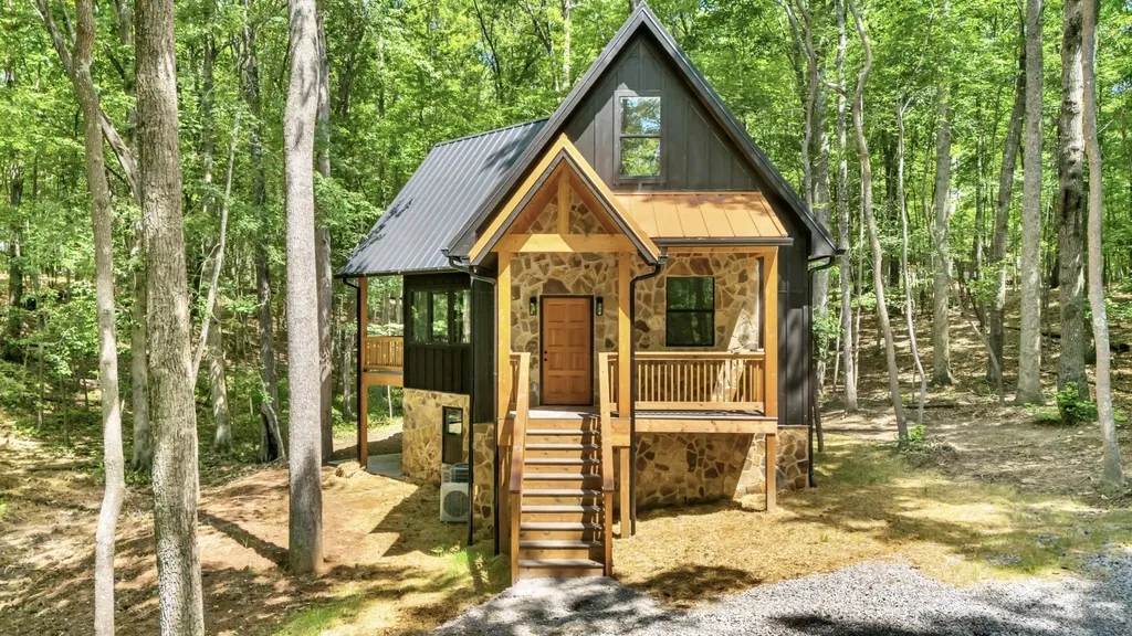 2451 Clifftops Avenue Monteagle TN 37356