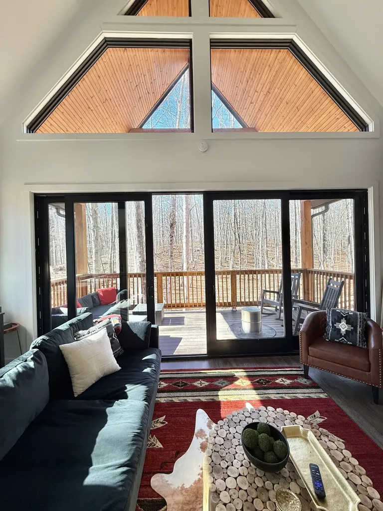 2451 Clifftops Avenue Monteagle TN 37356