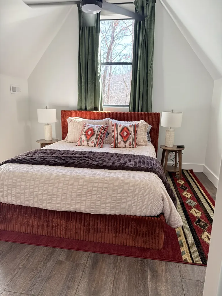 2451 Clifftops Avenue Monteagle TN 37356