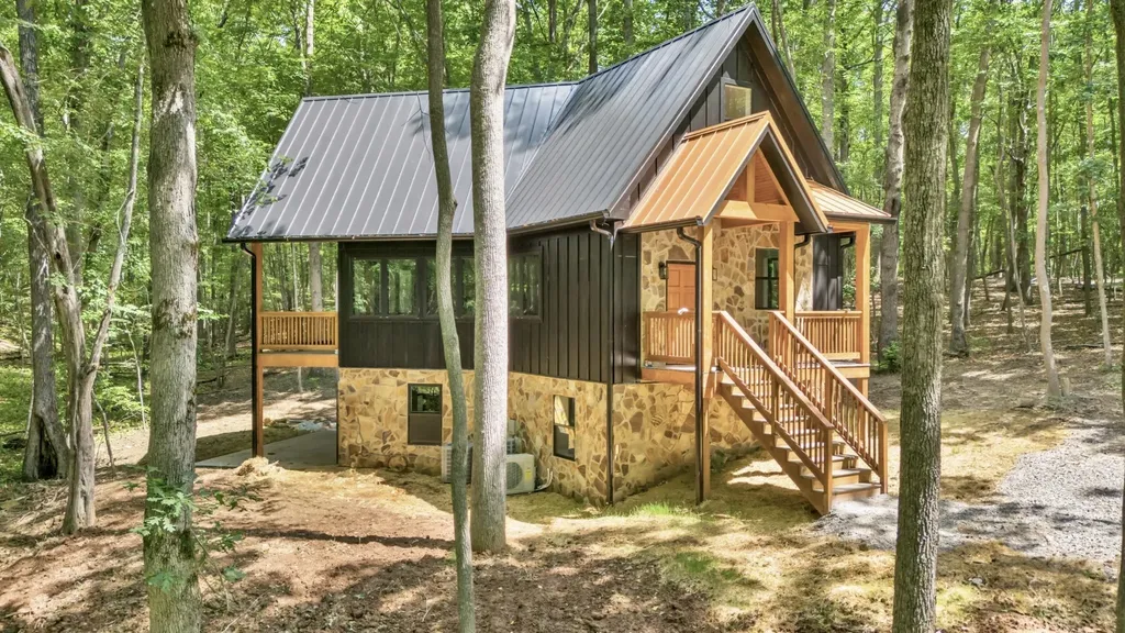 2451 Clifftops Avenue Monteagle TN 37356
