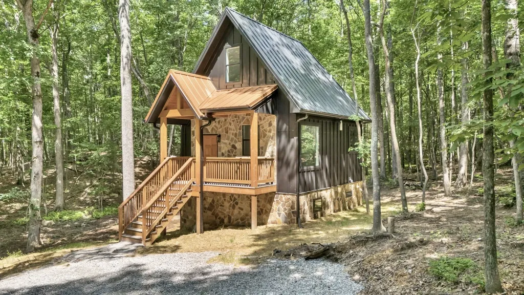 2451 Clifftops Avenue Monteagle TN 37356