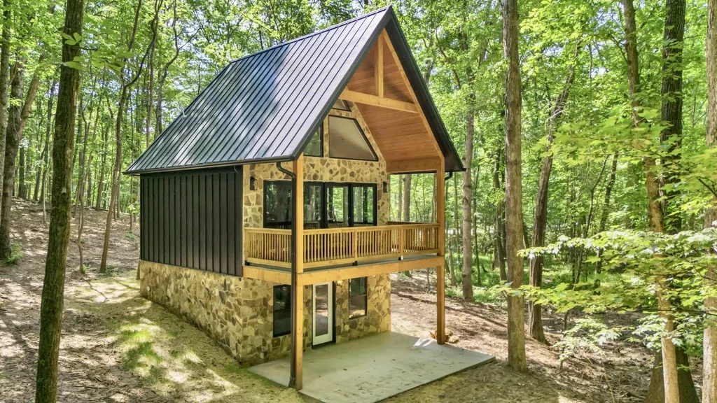 2451 Clifftops Avenue Monteagle TN 37356