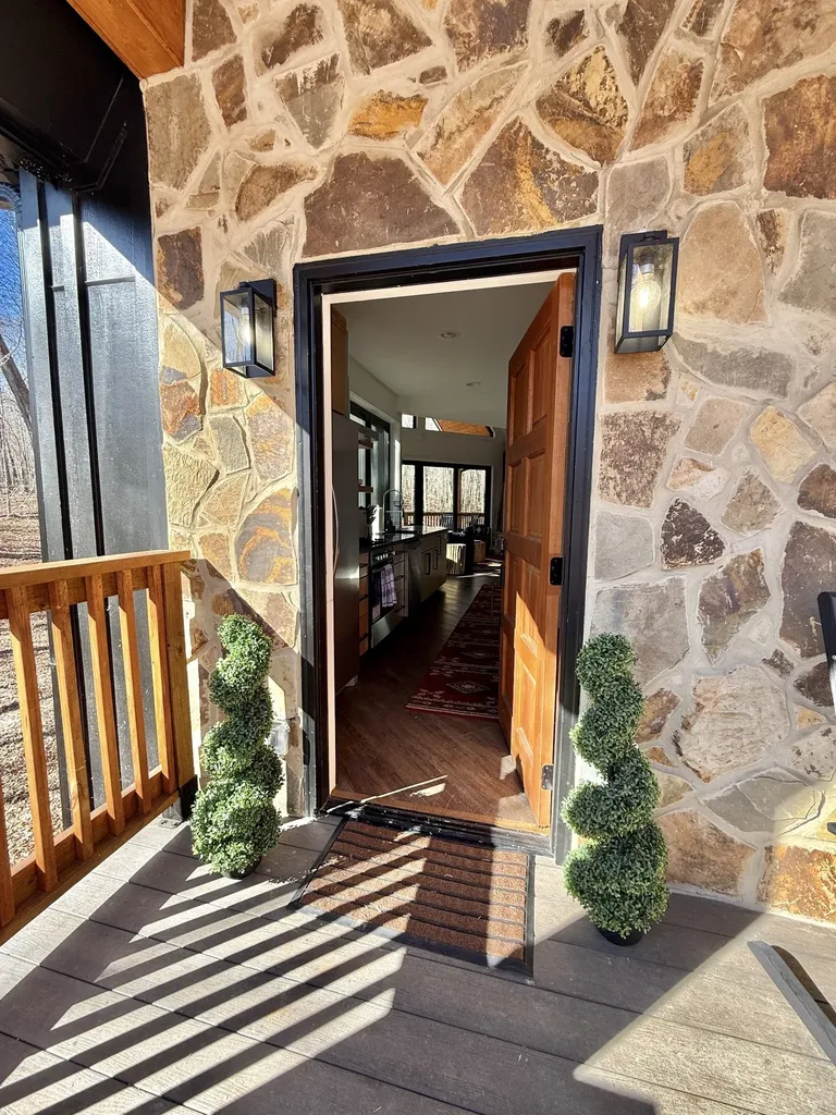 2451 Clifftops Avenue Monteagle TN 37356