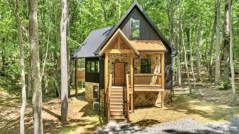 2451 Clifftops Avenue Monteagle TN 37356