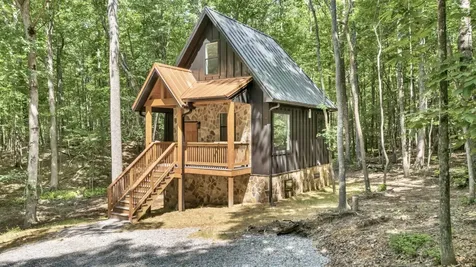 2451 Clifftops Avenue Monteagle TN 37356