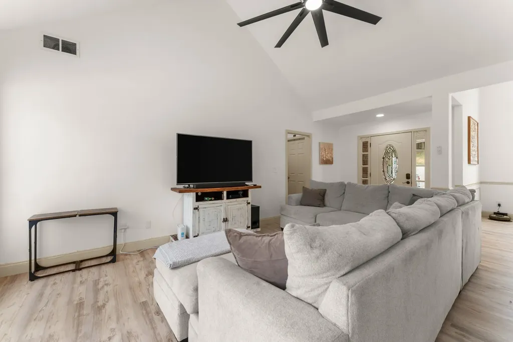 6471 Ivy Springs Drive Flowery Branch GA 30542