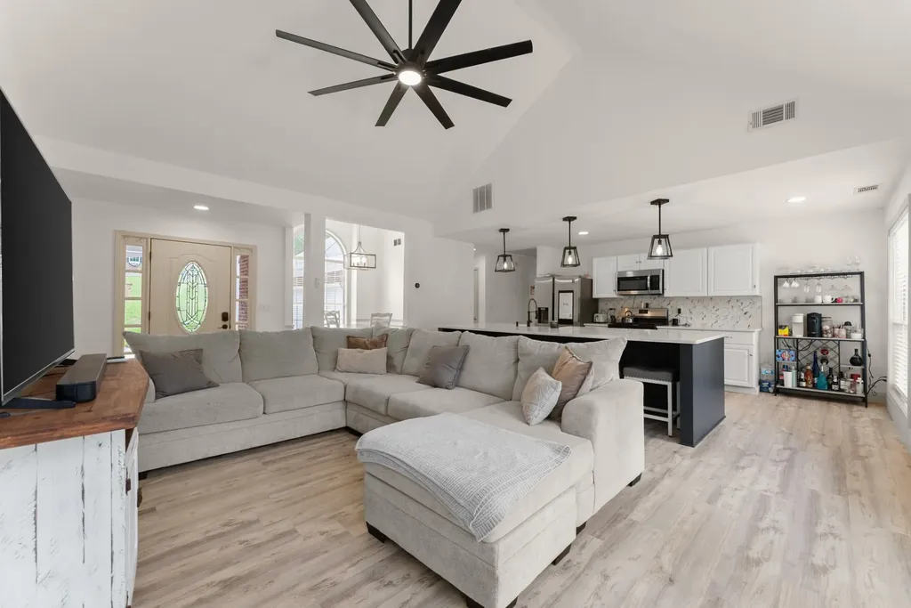 6471 Ivy Springs Drive Flowery Branch GA 30542