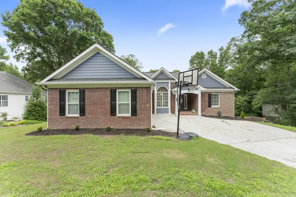 6471 Ivy Springs Drive Flowery Branch GA 30542