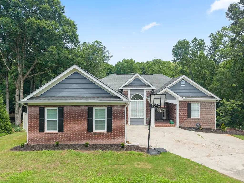 6471 Ivy Springs Drive Flowery Branch GA 30542