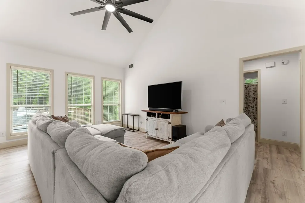 6471 Ivy Springs Drive Flowery Branch GA 30542