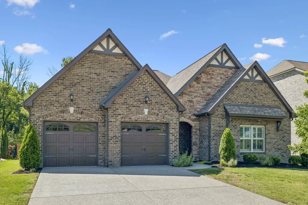 216 Meandering Drive Lebanon TN 37090