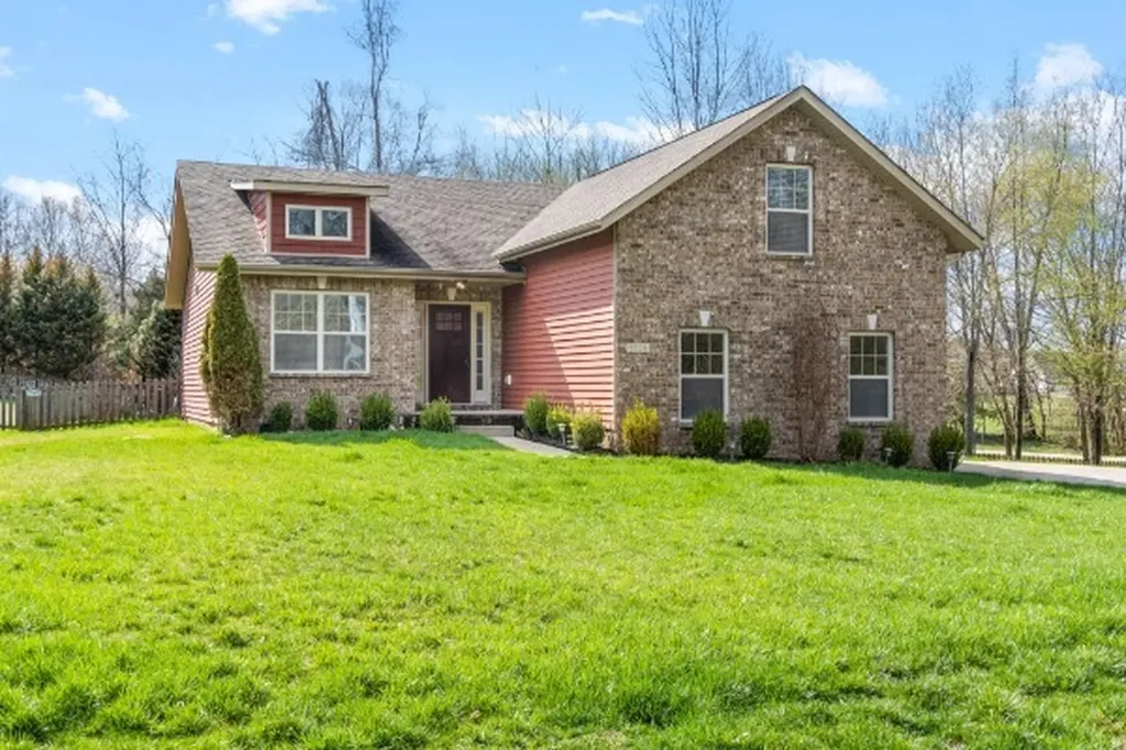 1126 Garrettsburg Road Clarksville TN 37042