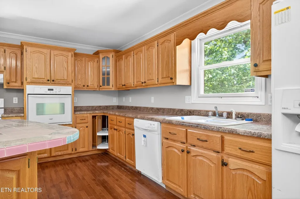 1161 Charlie Doss Road Jamestown TN 38556
