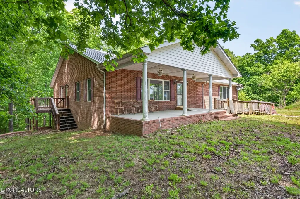 1161 Charlie Doss Road Jamestown TN 38556