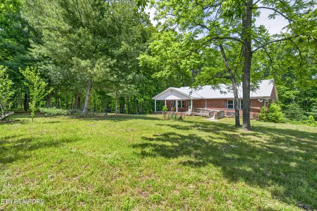 1161 Charlie Doss Road Jamestown TN 38556