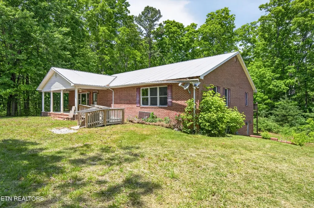 1161 Charlie Doss Road Jamestown TN 38556
