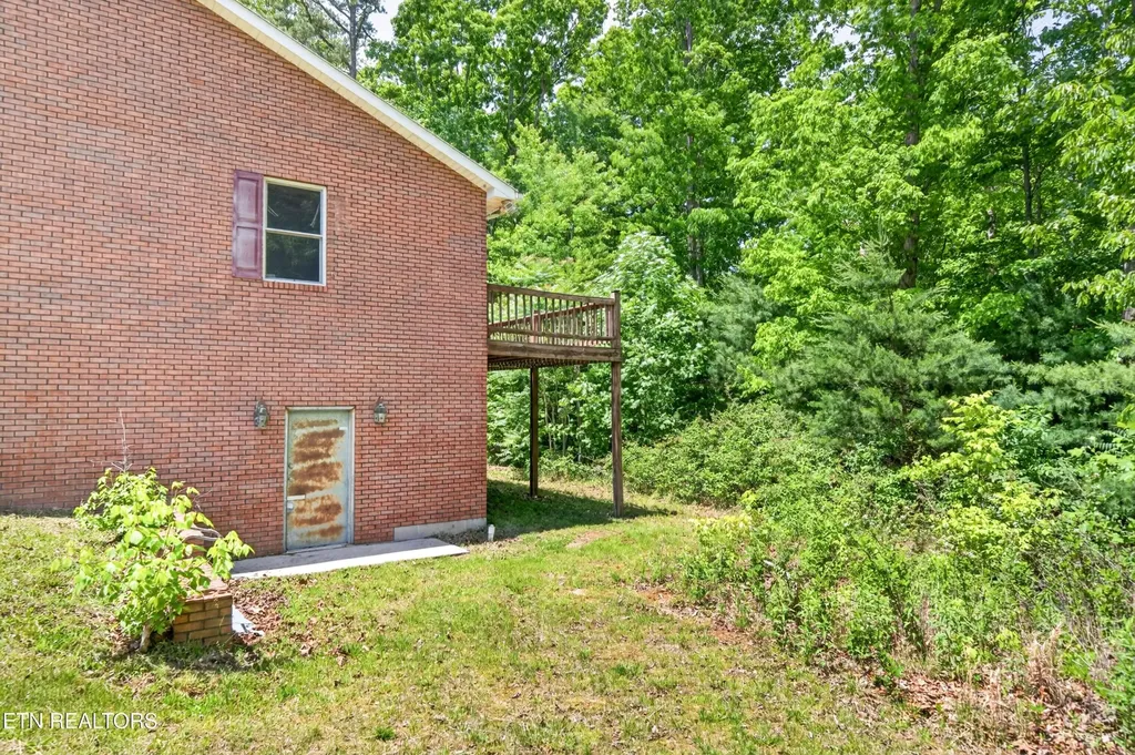 1161 Charlie Doss Road Jamestown TN 38556