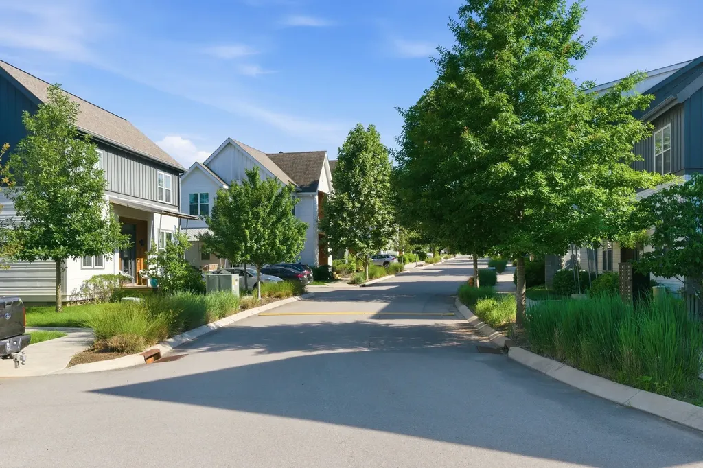 647 Nashua Lane Nashville TN 37209
