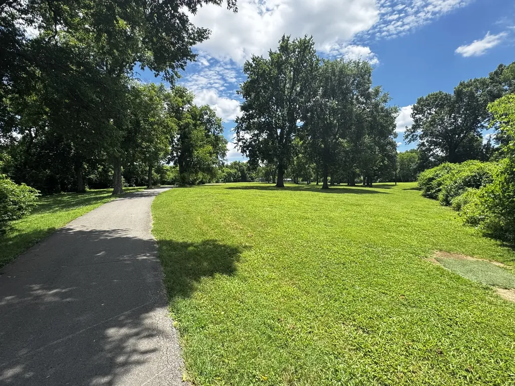 647 Nashua Lane Nashville TN 37209