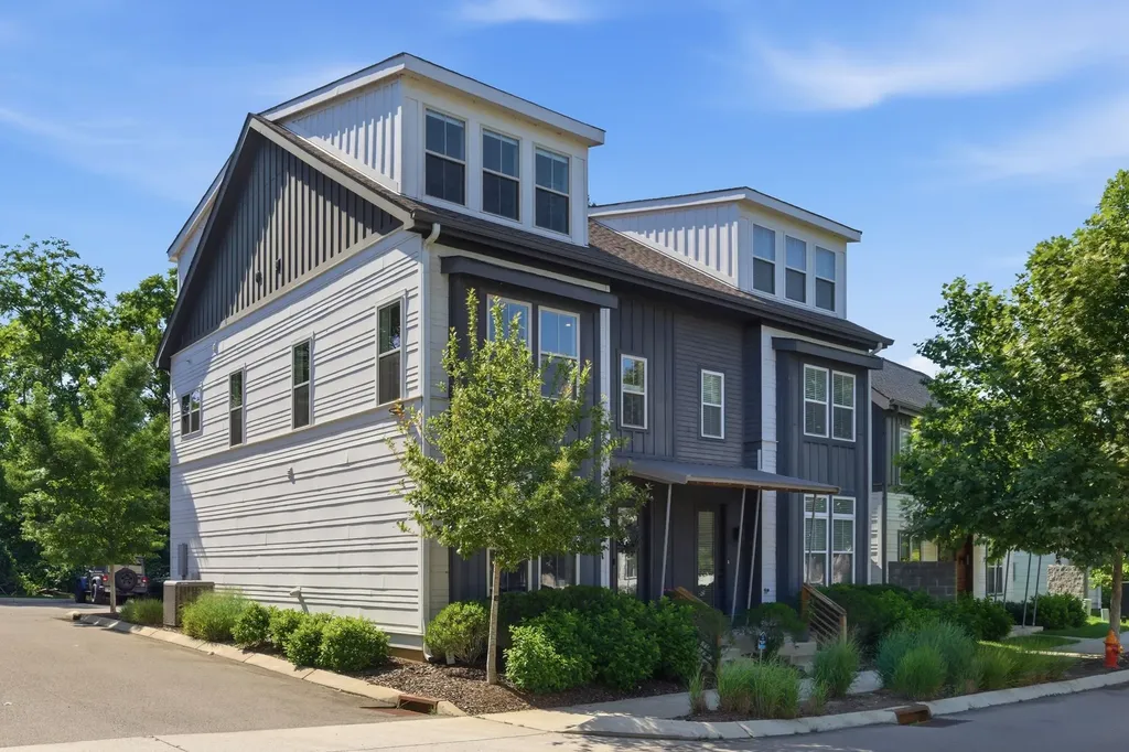 647 Nashua Lane Nashville TN 37209