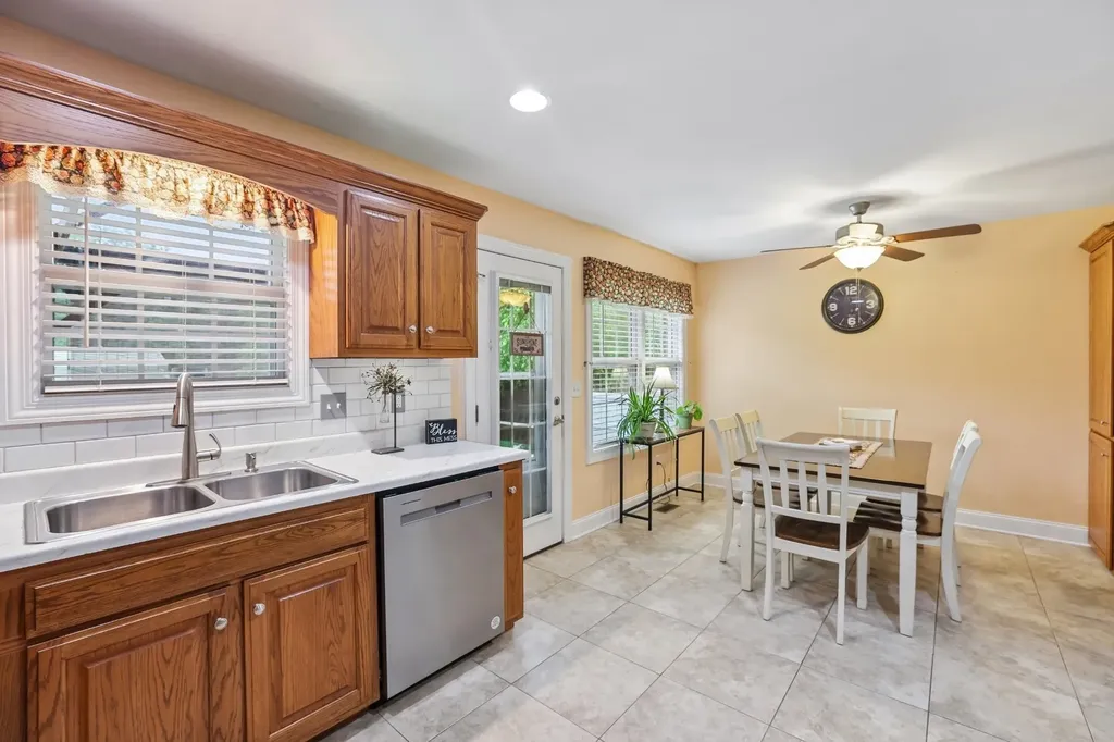 77 Shady Acres Lane Tullahoma TN 37388