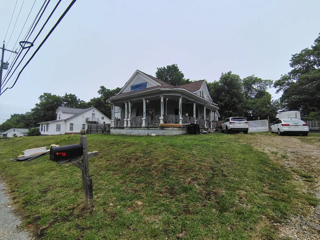 112 N Grayson Street Newbern TN 38059