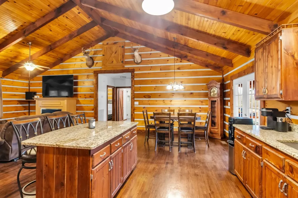 7901 W Buckeye Bottom Road, N Murfreesboro TN 37129