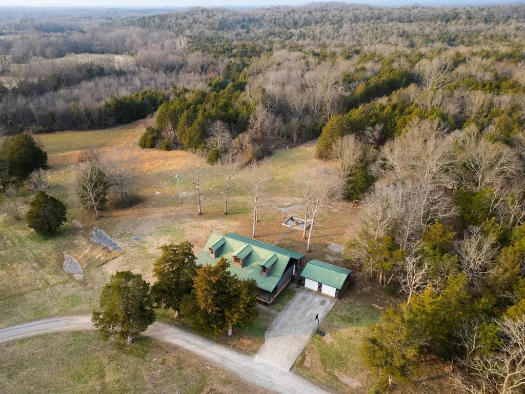7901 W Buckeye Bottom Road, N Murfreesboro TN 37129