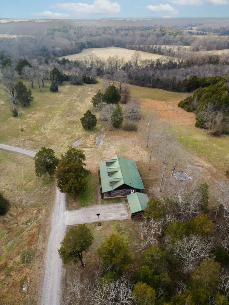 7901 W Buckeye Bottom Road, N Murfreesboro TN 37129