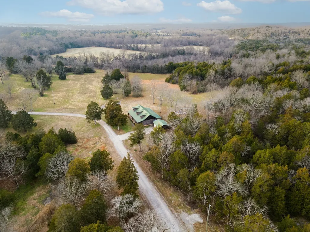 7901 W Buckeye Bottom Road, N Murfreesboro TN 37129