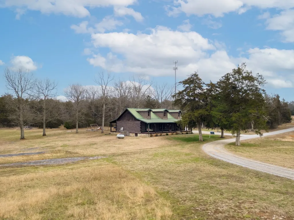 7901 W Buckeye Bottom Road, N Murfreesboro TN 37129