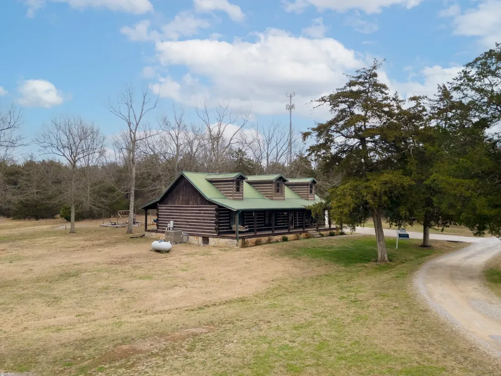 7901 W Buckeye Bottom Road, N Murfreesboro TN 37129