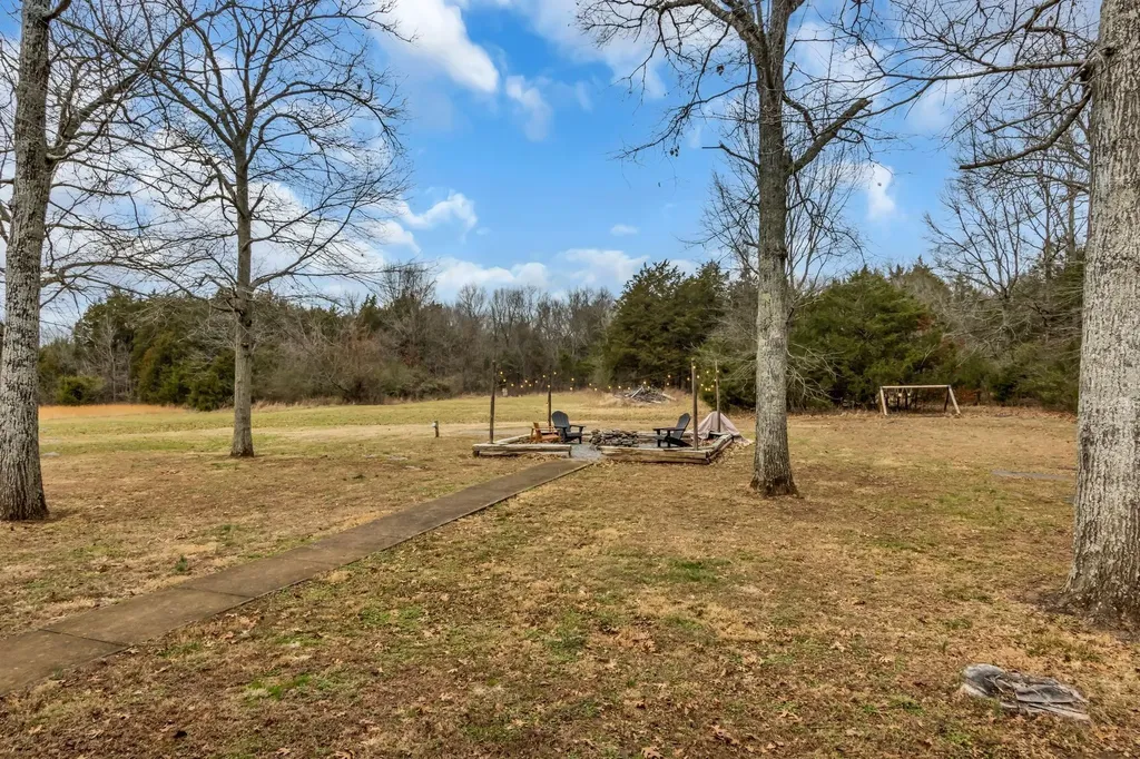 7901 W Buckeye Bottom Road, N Murfreesboro TN 37129