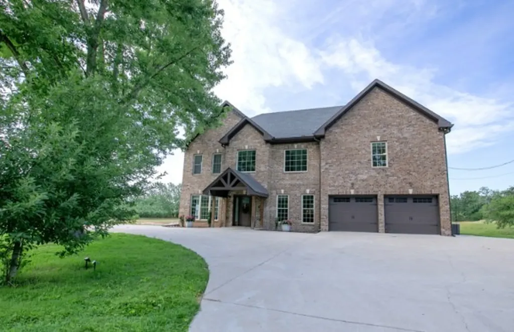 7144 Hall Road Greenbrier TN 37073
