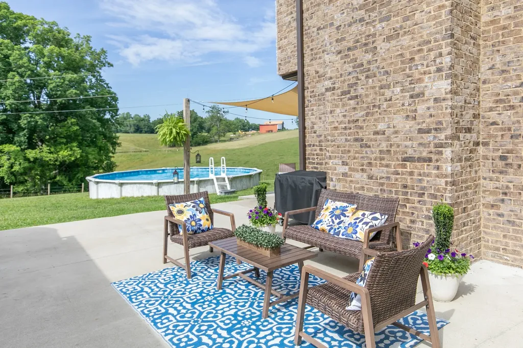 7144 Hall Road Greenbrier TN 37073