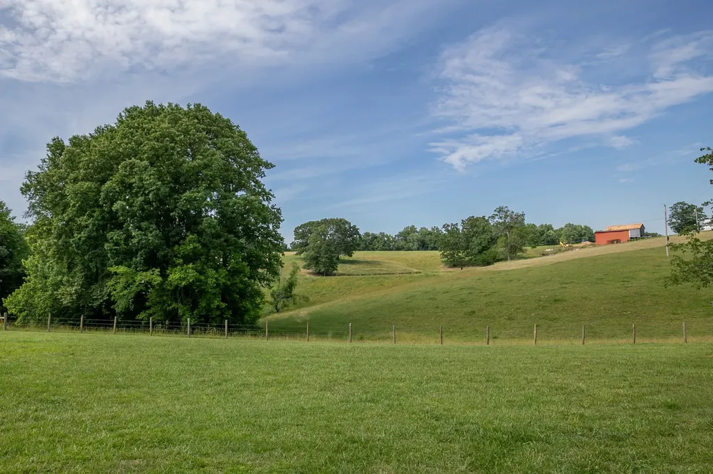 7144 Hall Road Greenbrier TN 37073