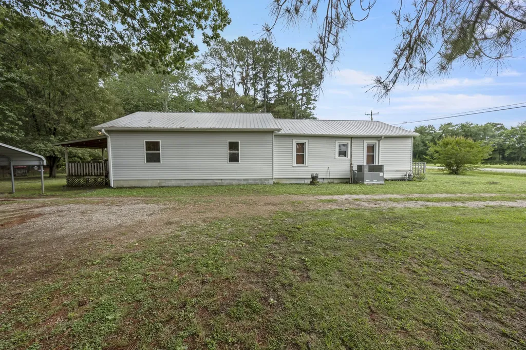 8988 Old Tullahoma Road Estill Springs TN 37330