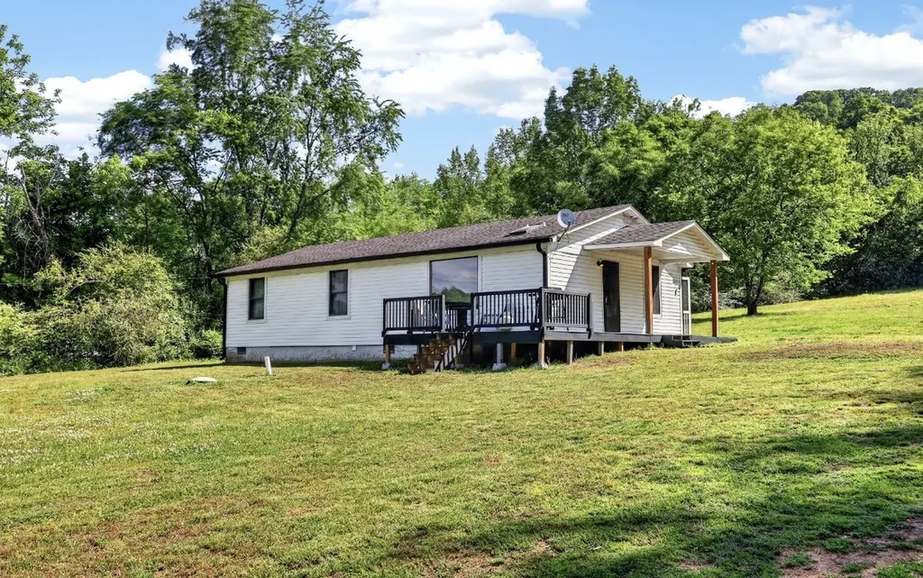 4748 Eatons Creek Road NW Nashville TN 37218