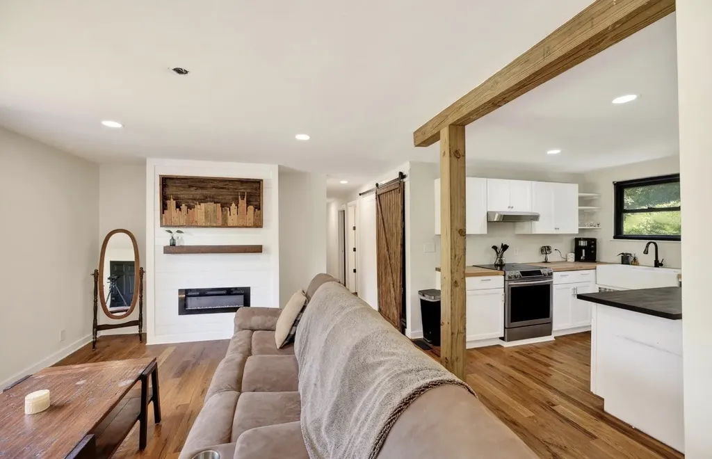 4748 Eatons Creek Road NW Nashville TN 37218