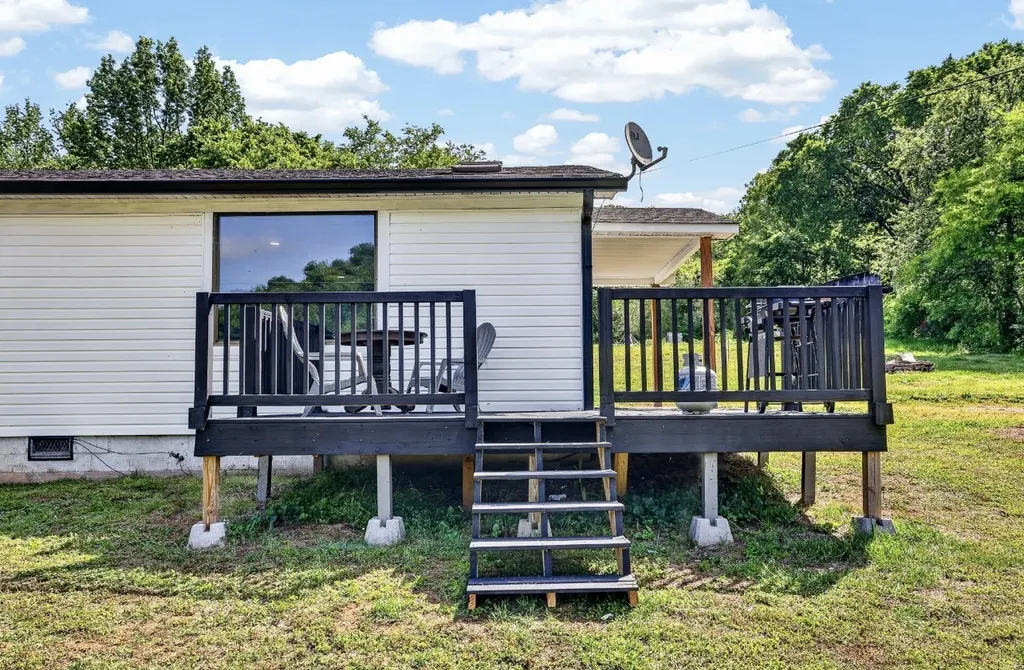 4748 Eatons Creek Road NW Nashville TN 37218