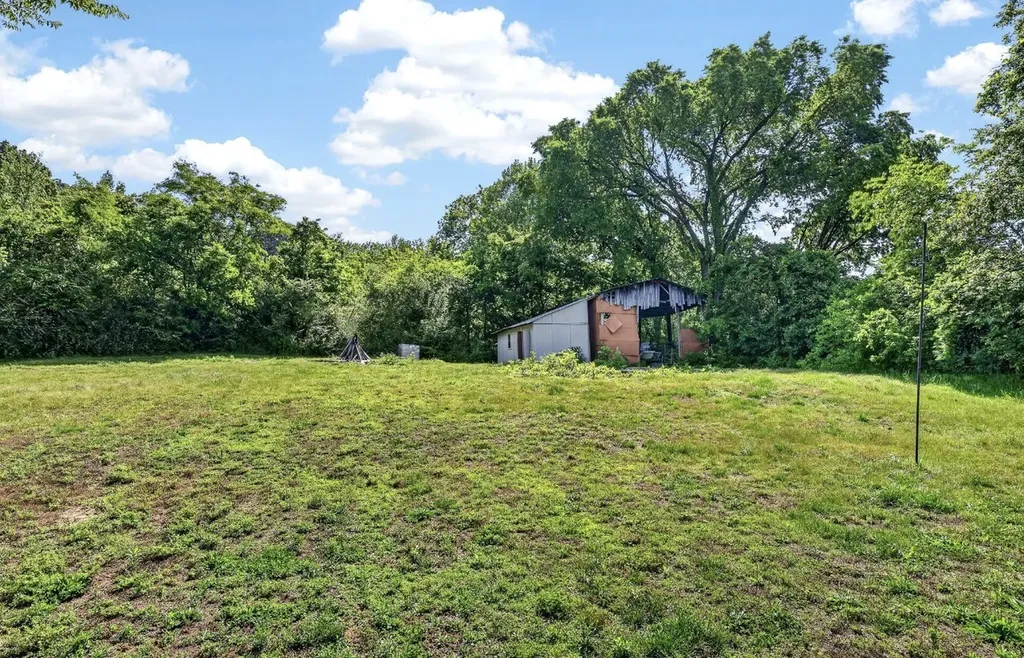 4748 Eatons Creek Road NW Nashville TN 37218