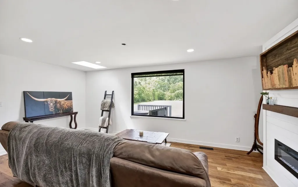 4748 Eatons Creek Road NW Nashville TN 37218