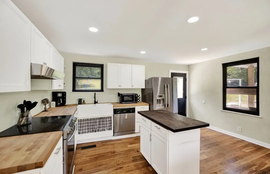 4748 Eatons Creek Road NW Nashville TN 37218
