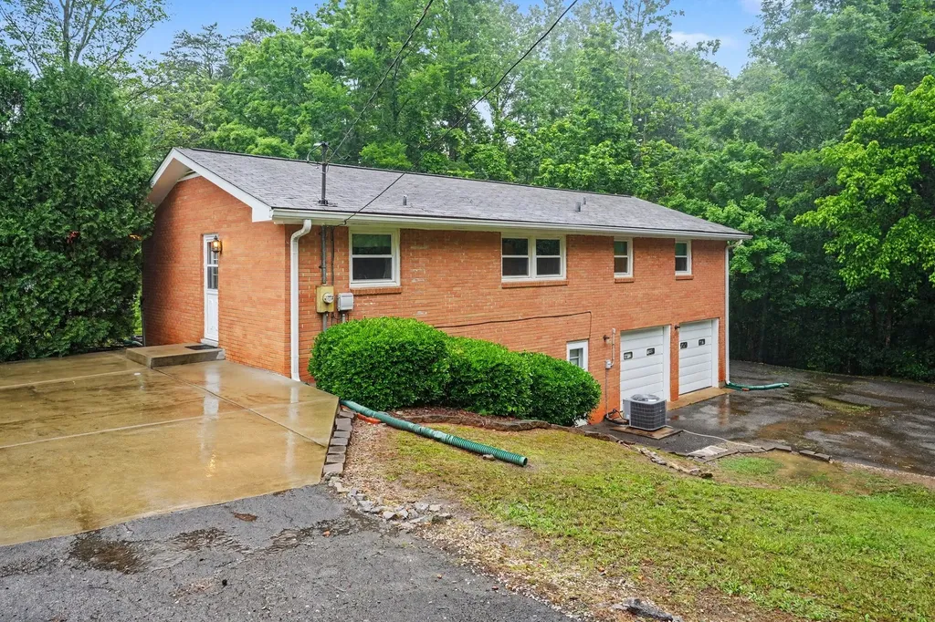 1008 Cunniff Road Ashland City TN 37015