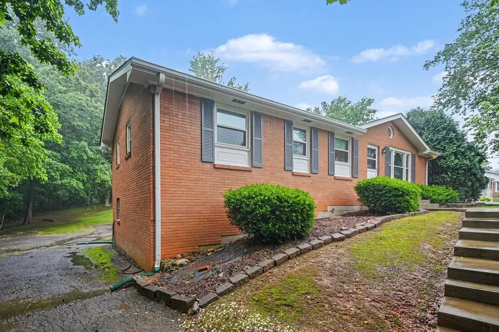 1008 Cunniff Road Ashland City TN 37015