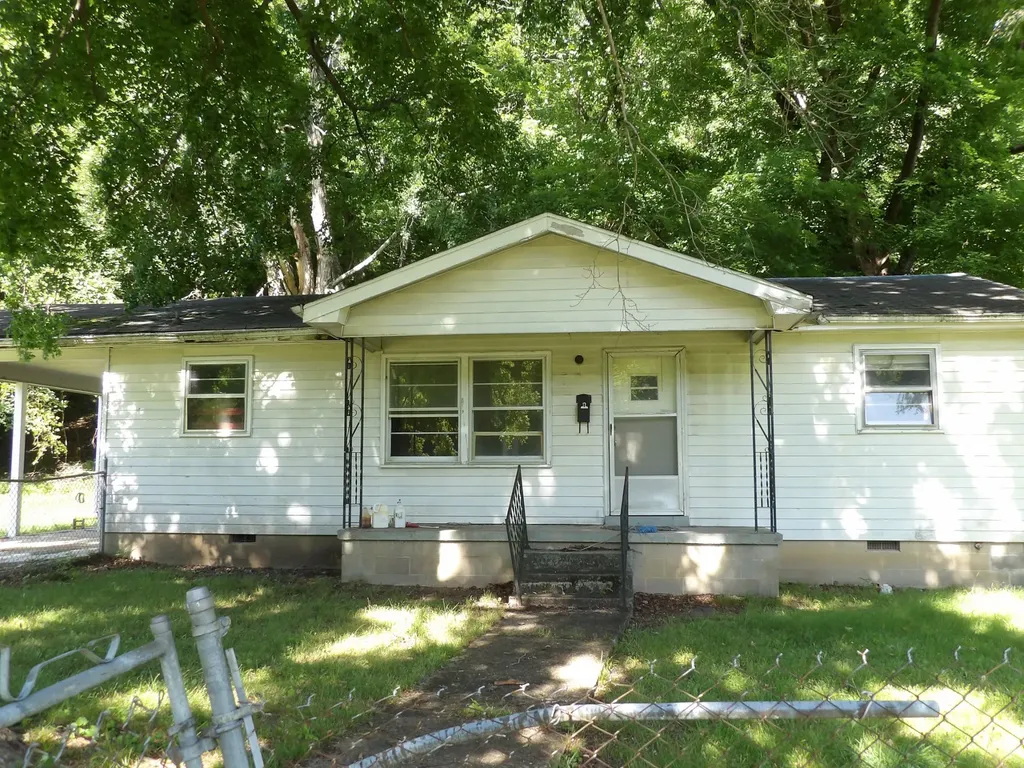 241 Lomax Avenue Waverly TN 37185