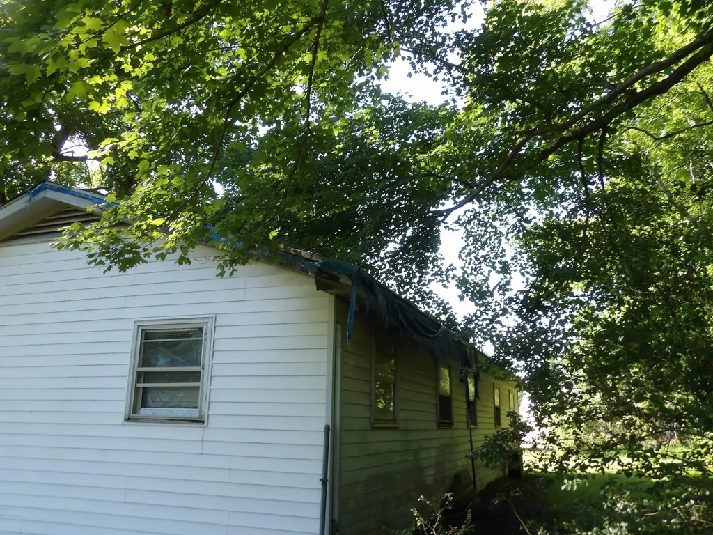 241 Lomax Avenue Waverly TN 37185