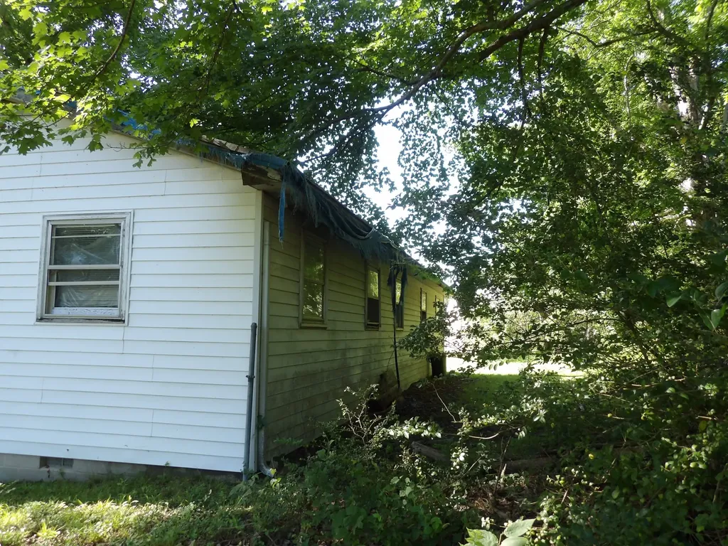 241 Lomax Avenue Waverly TN 37185