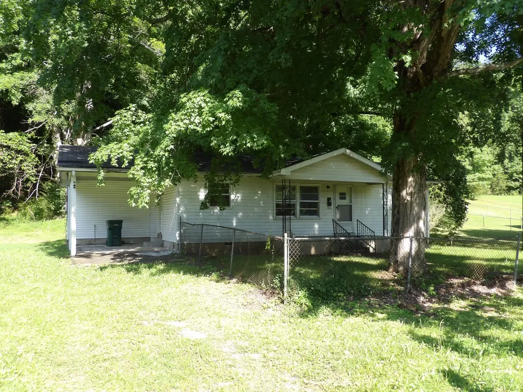 241 Lomax Avenue Waverly TN 37185