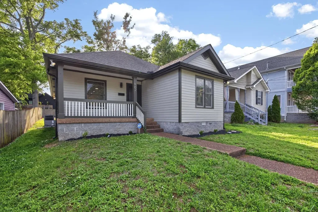 907 11th Ave, N Nashville TN 37208